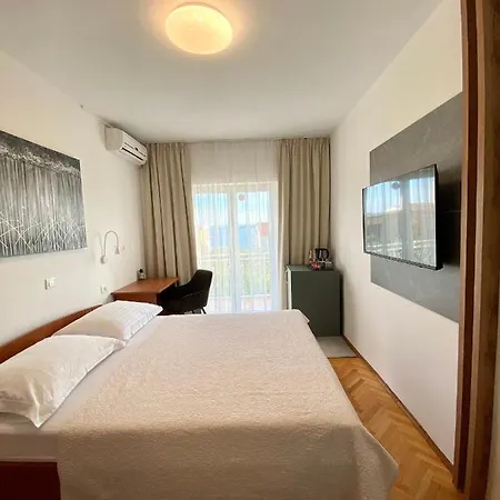 For Two A4 * Baška Voda